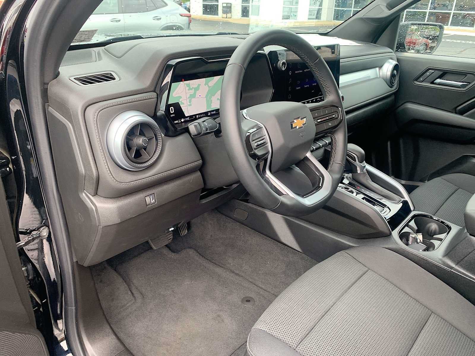 Used 2026 Chevrolet Colorado LT AWD/4WD image 10