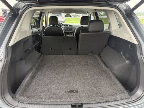 Used 2022 Volkswagen Tiguan SE AWD/4WD image 30