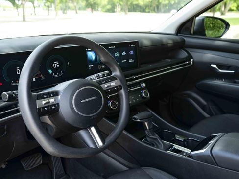 Used 2026 Hyundai Tucson SEL FWD image 16