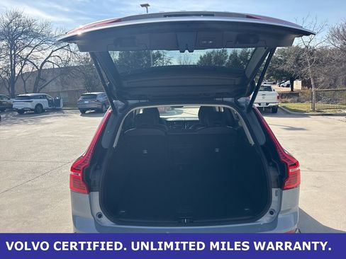 Certified 2025 Volvo XC60 B5 Core image 7