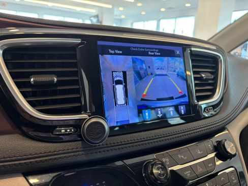 Used 2017 Chrysler Pacifica Limited FWD image 20