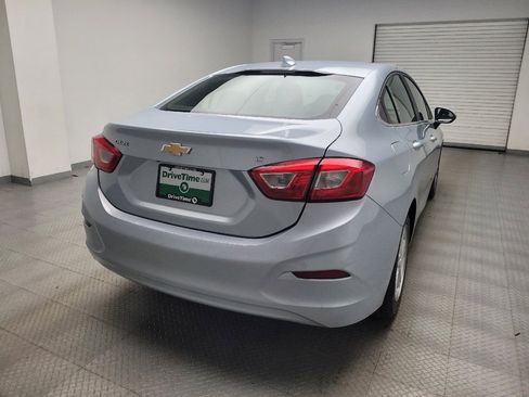 Used 2018 Chevrolet Cruze LT w/ Convenience Package FWD image 7
