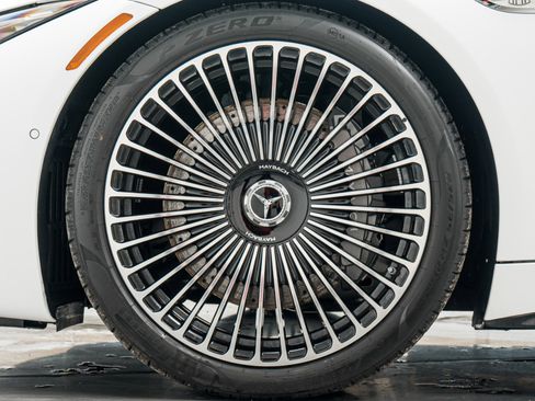 Used 2026 Mercedes-Benz Maybach SL 680 image 10