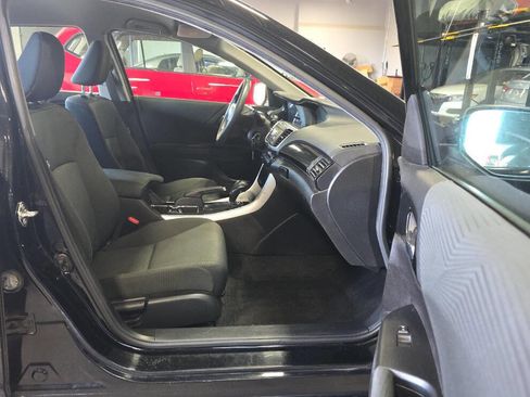 Used 2017 Honda Accord LX image 16