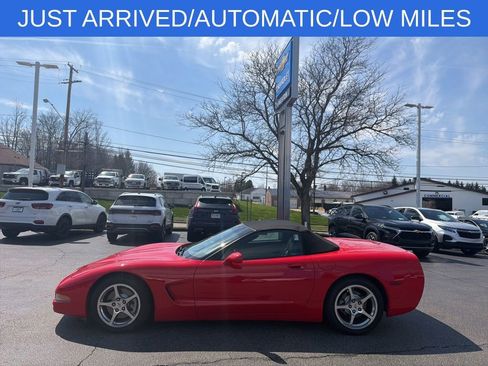Used 2004 Chevrolet Corvette Convertible w/ Preferred Equipment Group image 16
