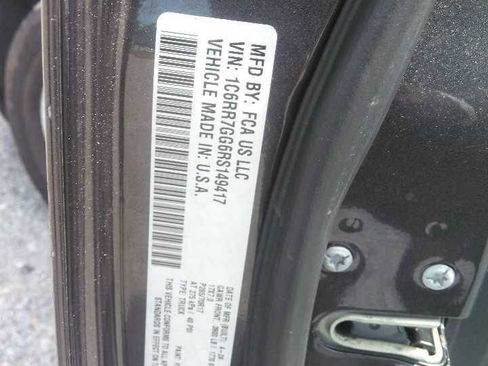 Used 2024 RAM 1500 Classic SLT AWD/4WD image 7