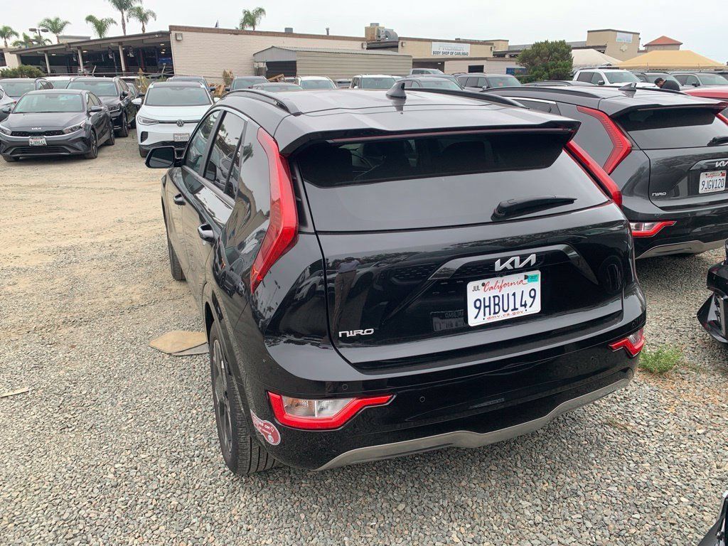 Certified 2023 Kia Niro Wind FWD image 7
