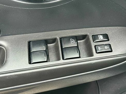 Used 2019 Nissan Versa SV FWD image 13