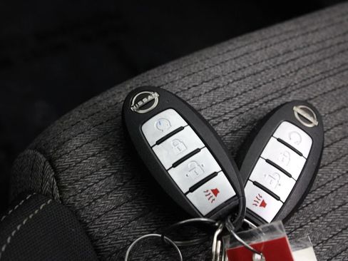 Certified 2022 Nissan Rogue SV FWD image 29
