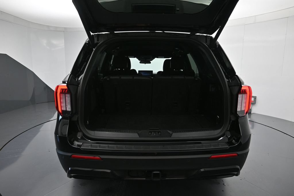 Used 2025 Ford Explorer ST-Line AWD/4WD image 25