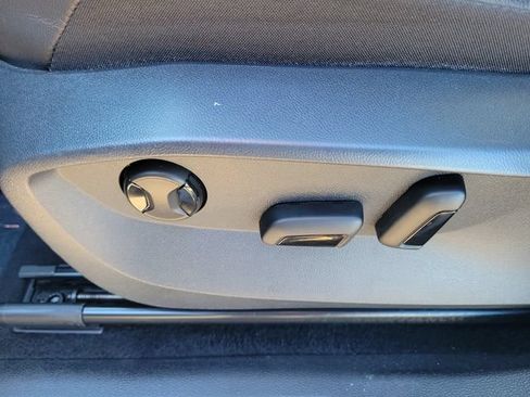 Certified 2022 Volkswagen Tiguan SE R-Line FWD image 20