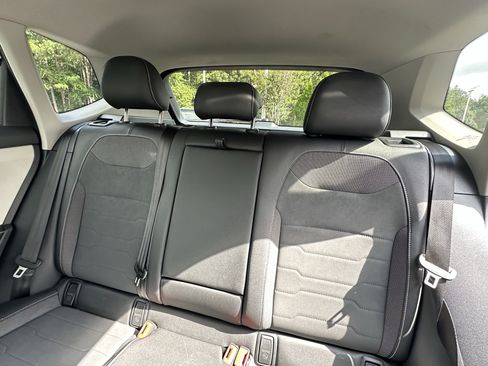 Used 2025 Volkswagen Taos SE FWD image 8