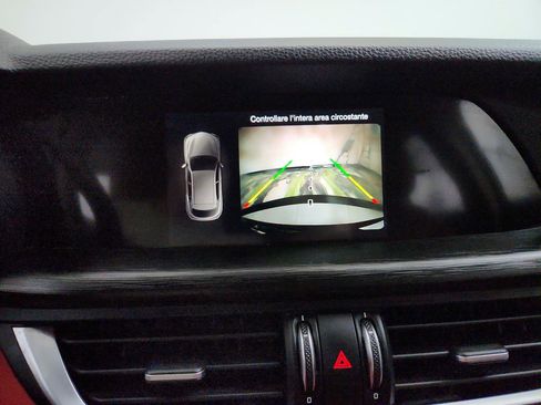 Used 2019 Alfa Romeo Stelvio AWD image 18