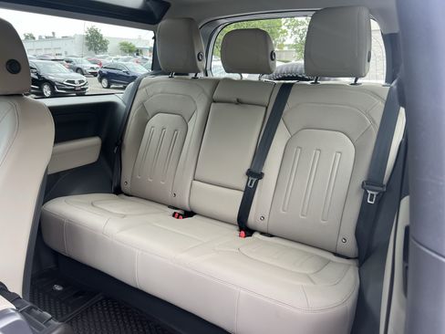 Certified 2022 Land Rover Defender 90 S AWD/4WD image 30