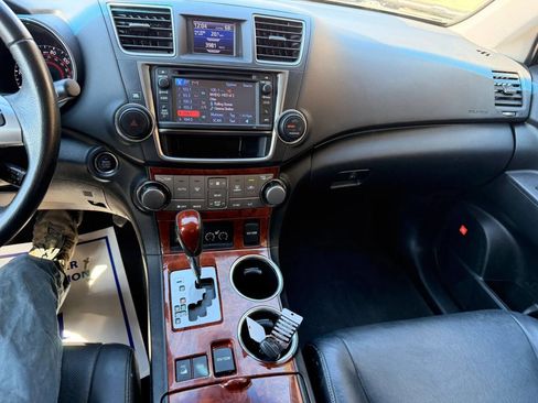 Used 2013 Toyota Highlander Limited image 13