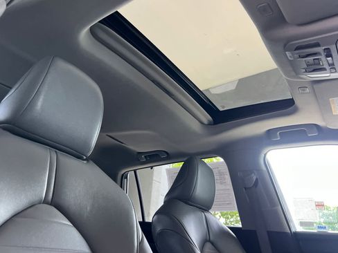 Certified 2024 Toyota Highlander XLE AWD/4WD image 19