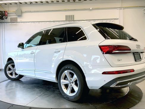 Certified 2023 Audi Q7 2.0T Premium Plus w/ Premium Plus Package AWD/4WD image 9