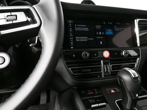 New 2026 Porsche Macan image 13