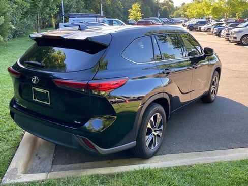 Used 2022 Toyota Highlander XLE FWD image 33