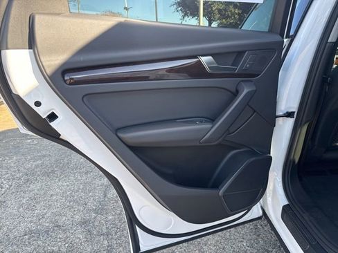 Used 2018 Audi Q5 2.0T Premium image 16