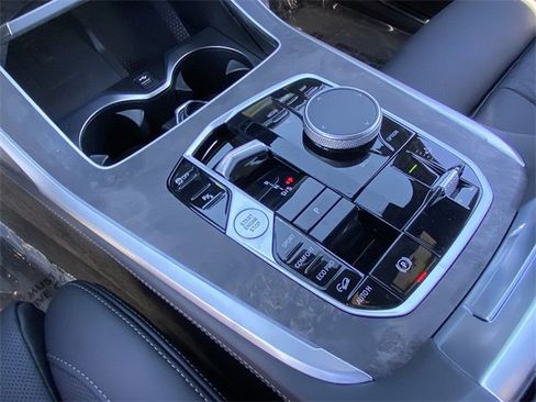 New 2025 BMW X7 M60i w/ Climate Comfort Package image 22