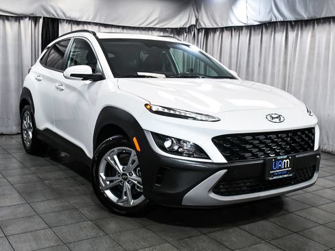 Used 2023 Hyundai Kona SEL w/ Convenience Package AWD/4WD image 3