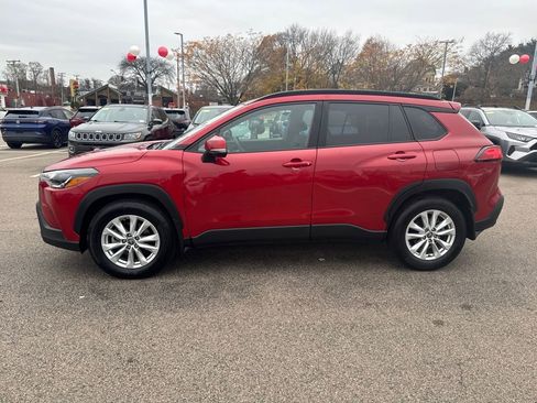 Used 2022 Toyota Corolla Cross LE image 4