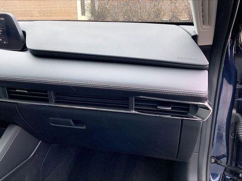 Used 2022 MAZDA MAZDA3 s image 18