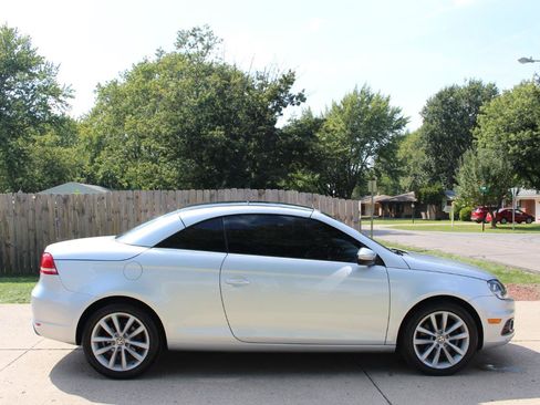 Used 2012 Volkswagen Eos Komfort FWD image 11