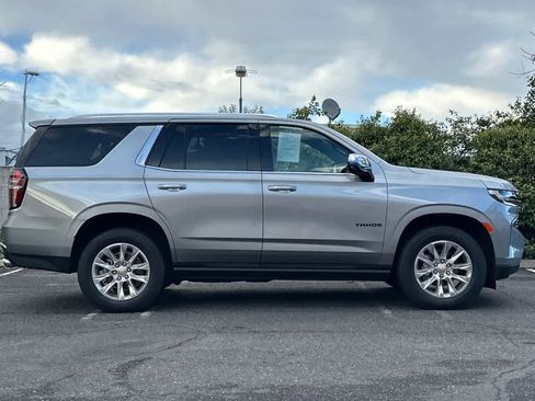 Used 2024 Chevrolet Tahoe Premier w/ Premium Package image 2