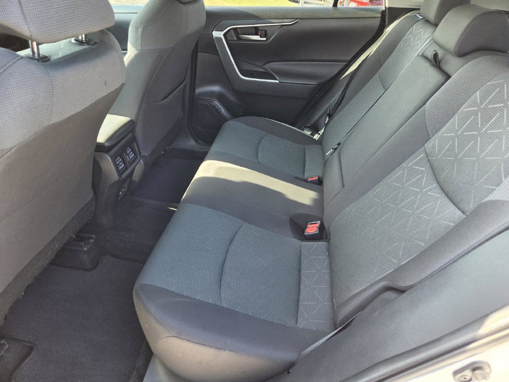 Used 2024 Toyota RAV4 XLE FWD image 12