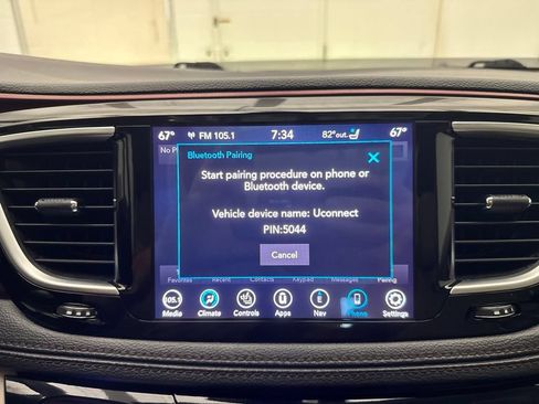 Used 2020 Chrysler Pacifica Limited FWD image 26