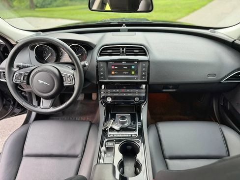 Used 2017 Jaguar XE Premium AWD/4WD image 28