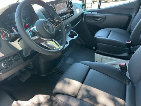 New 2025 Mercedes-Benz Sprinter 2500 image 6
