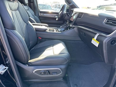 New 2024 Jeep Wagoneer Base w/ Premium Group I image 22