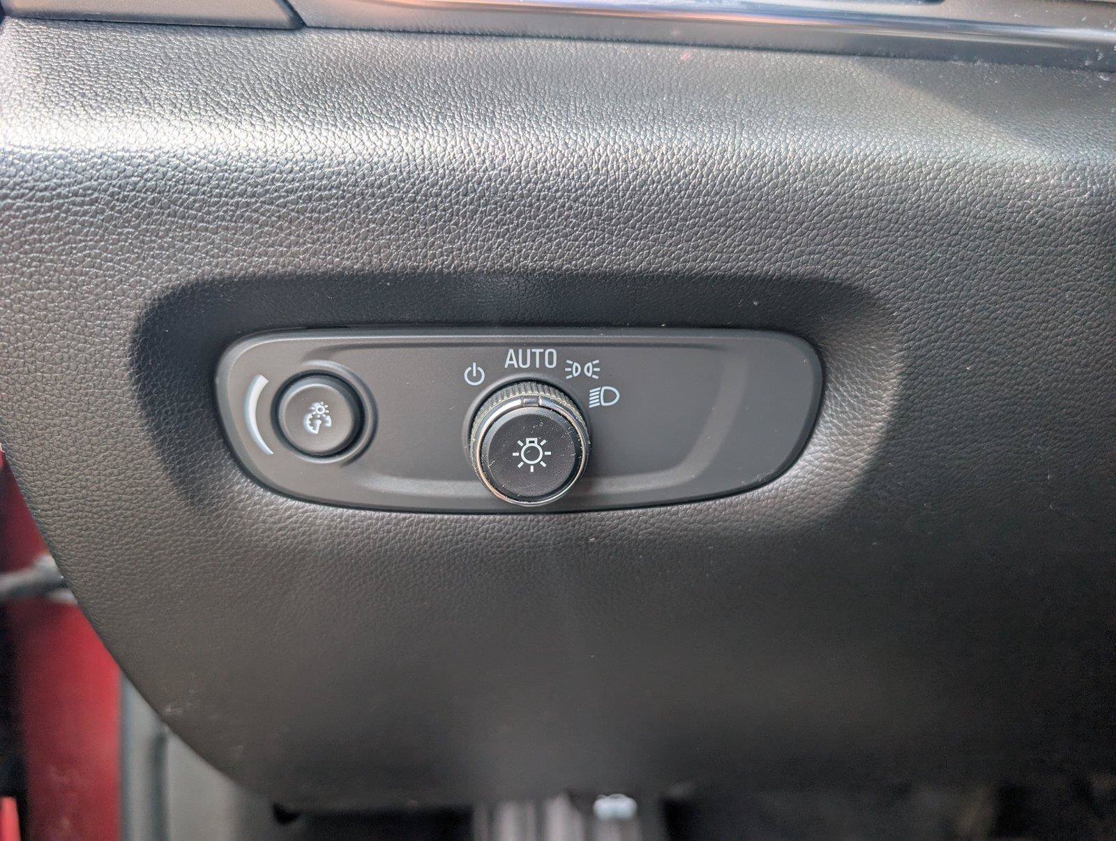 Used 2023 Chevrolet Traverse LT FWD image 29