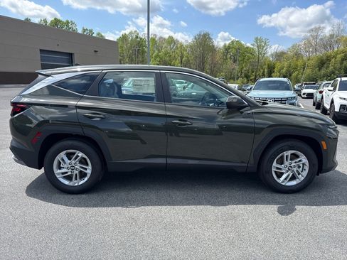 New 2026 Hyundai Tucson SE image 8