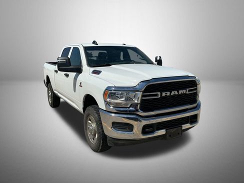 Used 2024 RAM 2500 Tradesman w/ Chrome Appearance Group AWD/4WD image 3