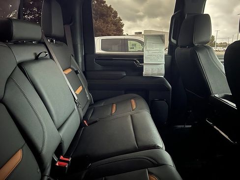 Certified 2025 GMC Sierra 2500 AT4 w/ AT4 Premium Plus Package AWD/4WD image 11