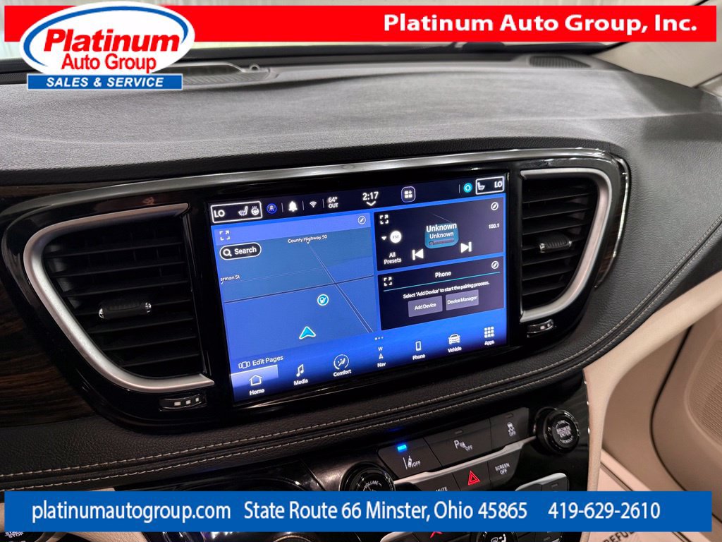Used 2023 Chrysler Pacifica Limited FWD image 18