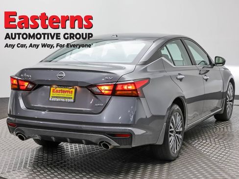 Used 2024 Nissan Altima 2.5 SV w/ SV Premium Package AWD/4WD image 5