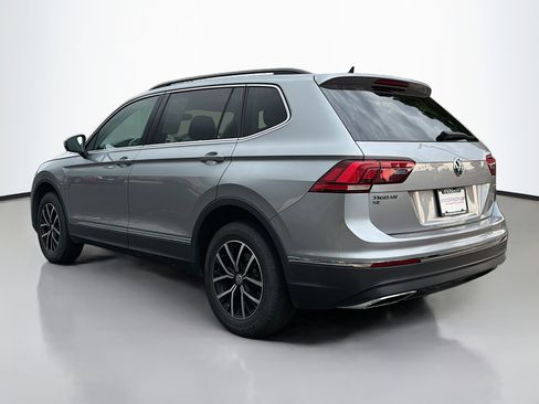 Used 2021 Volkswagen Tiguan SE w/ Panoramic Sunroof Package AWD/4WD image 12
