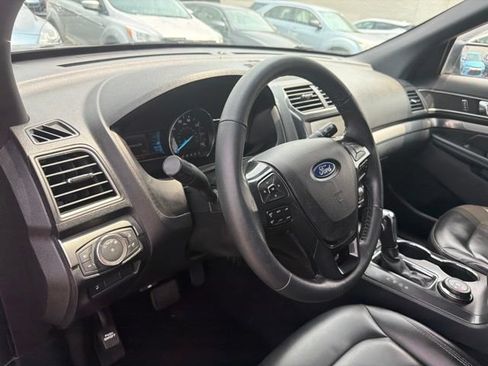 Used 2019 Ford Explorer XLT w/ Equipment Group 202A AWD/4WD image 14