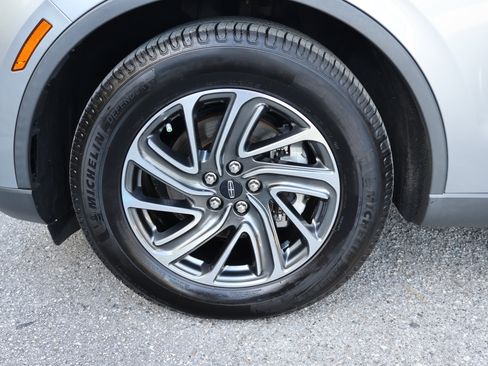 Used 2021 Lincoln Aviator 2WD w/ Elements Package image 12