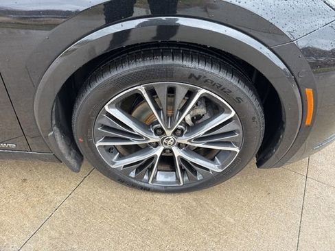 Used 2024 Toyota Prius Limited w/ Limited Premium Package image 9