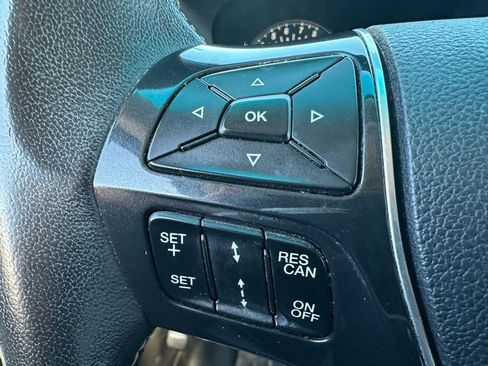 Used 2016 Ford Explorer Platinum image 34