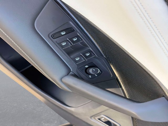 Used 2025 Volkswagen Tiguan SE AWD/4WD image 19