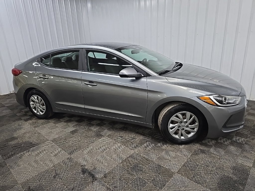 Used 2018 Hyundai Elantra SE FWD image 1