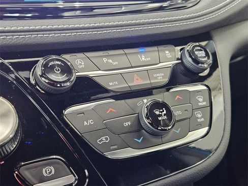 New 2026 Chrysler Pacifica Select w/ S Appearance Package image 21