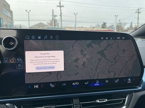 New 2026 Chevrolet Equinox EV LT image 24